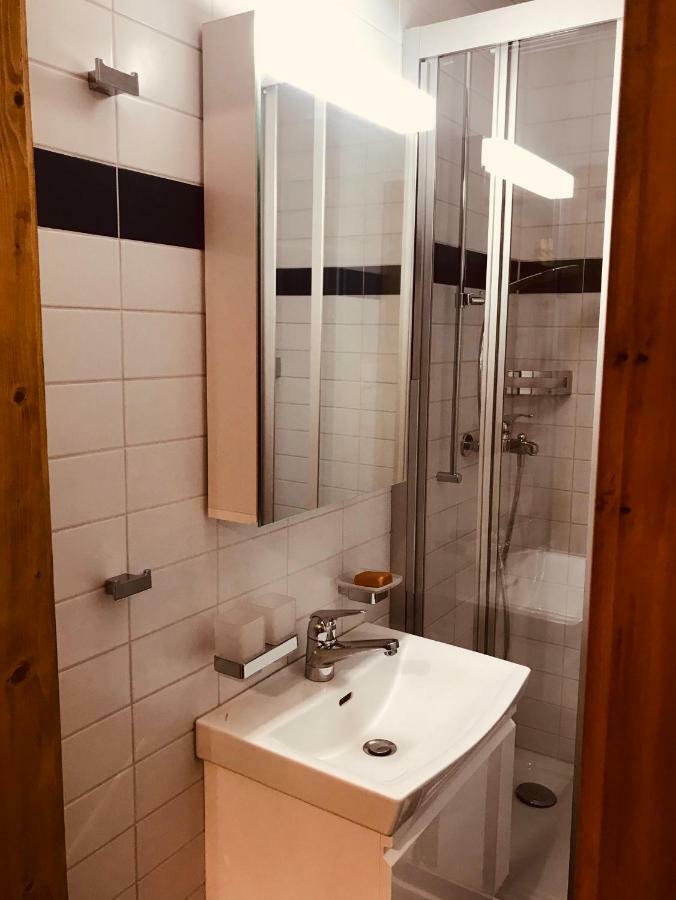 Appartement 1Bijou ラショー・ド・フォン エクステリア 写真